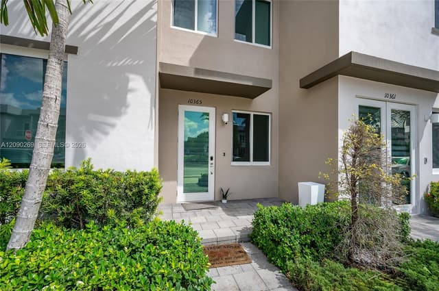 10365 NW 66th St, Doral FL 33178 - Doral, FL - Photo 2