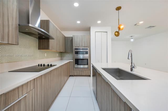 10365 NW 66th St, Doral FL 33178 - Doral, FL - Photo 7