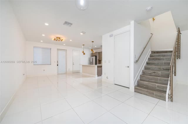 10365 NW 66th St, Doral FL 33178 - Doral, FL - Photo 4