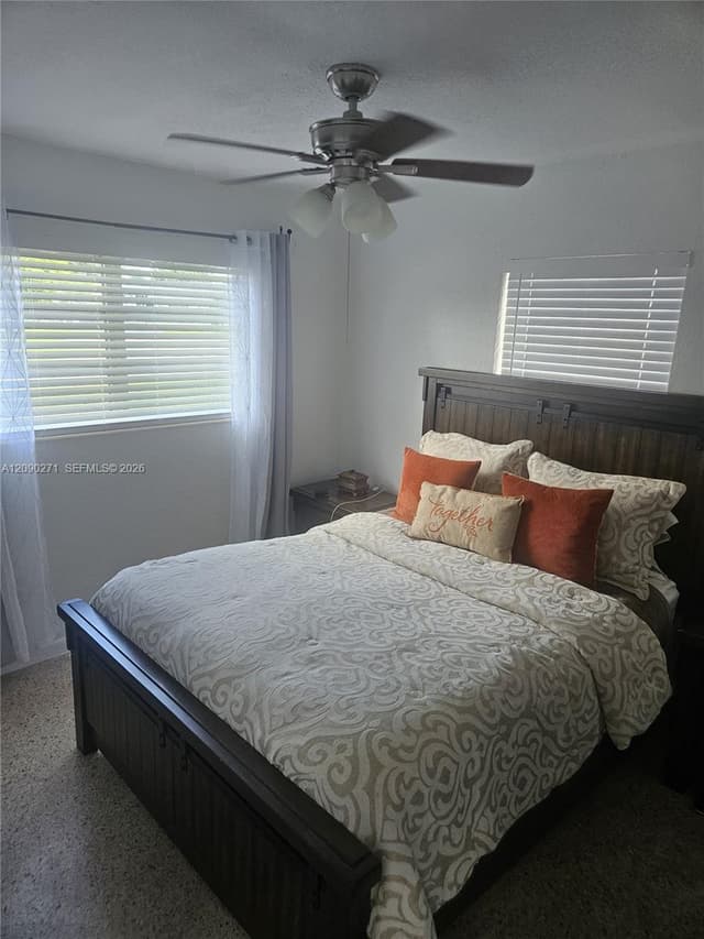 5318 W 4th Ln, Hialeah FL 33012 - Hialeah, FL - Photo 6