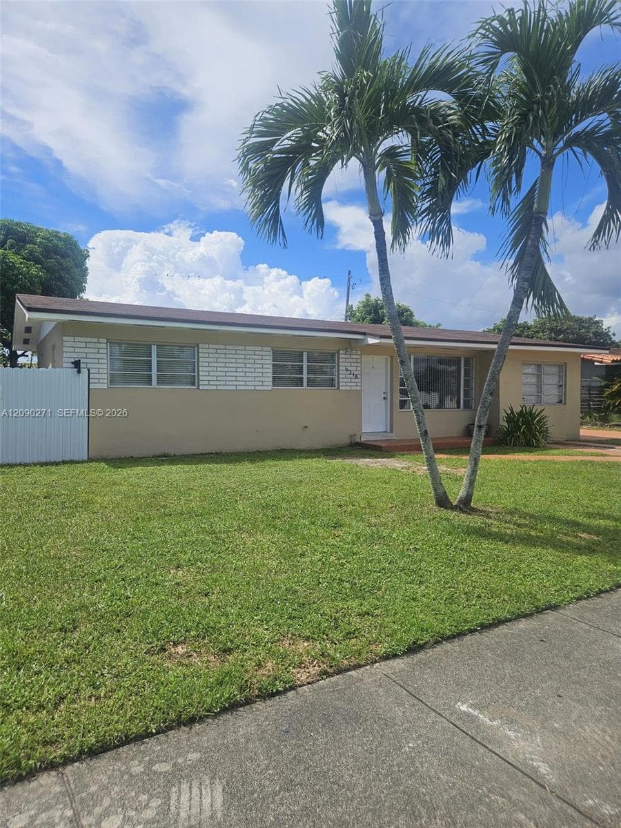 5318 W 4th Ln, Hialeah FL 33012 - Hialeah, FL - Photo 1