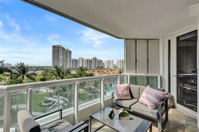 21055 Yacht Club Dr # 901, Aventura FL 33180 - Aventura, FL - Photo 2
