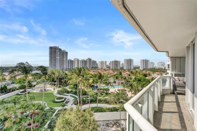 21055 Yacht Club Dr # 901, Aventura FL 33180 - Aventura, FL - Photo 3
