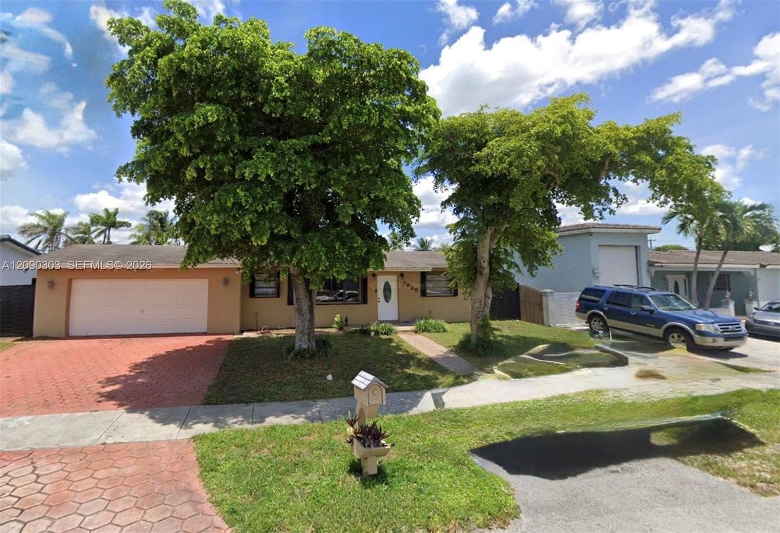 7925 NW 170th Ter, Hialeah FL 33015
