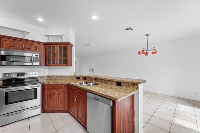 11031 PERIWINKLE Lane, Tamarac FL 33321 - Tamarac, FL - Photo 3