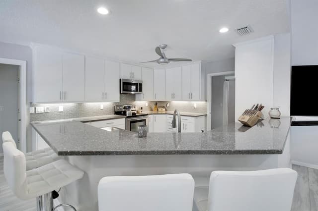 8552 Thousand Pines Circle, West Palm Beach FL 33411 - West Palm Beach, FL - Photo 7