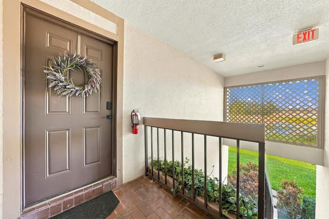 1111 DUNCAN Circle # 202, Palm Beach Gardens FL 33418 - Palm Beach Gardens, FL - Photo 2