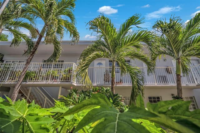 8010 Tatum Waterway Dr # 5, Miami Beach FL 33141 - Miami Beach, FL - Photo 5