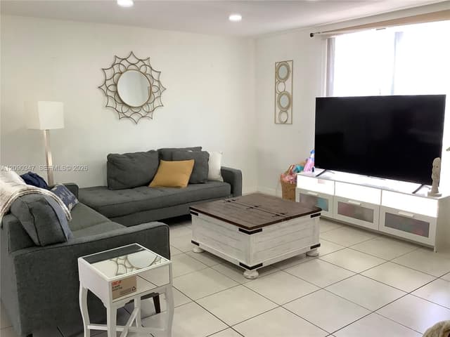 12317 NW 11th St, Pembroke Pines FL 33026 - Pembroke Pines, FL - Photo 6