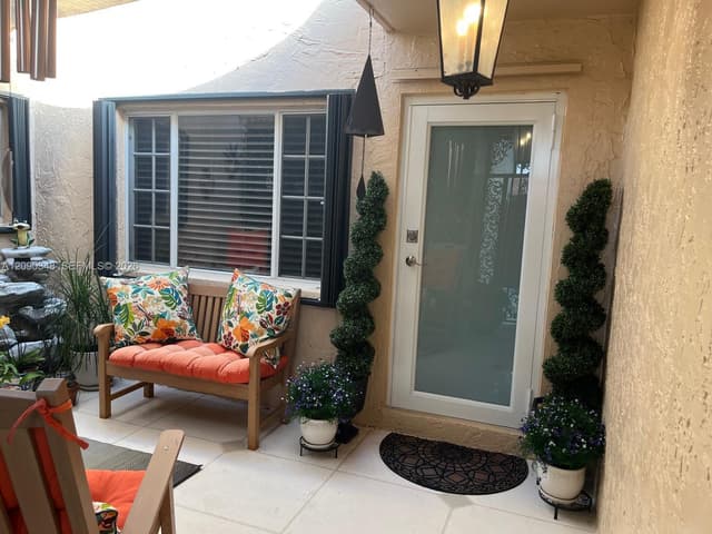 19505 E Lake Dr, Hialeah FL 33015 - Hialeah, FL - Photo 2