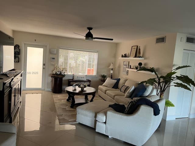 19505 E Lake Dr, Hialeah FL 33015 - Hialeah, FL - Photo 6