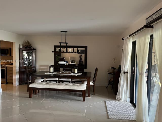 19505 E Lake Dr, Hialeah FL 33015 - Hialeah, FL - Photo 5