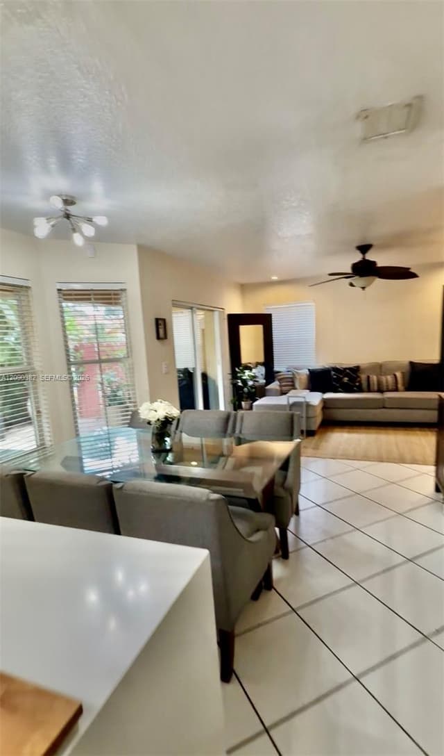 195 Sable Palm Way, Davie FL 33325 - Davie, FL - Photo 4
