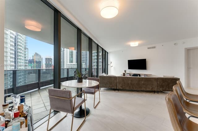1000 Brickell Plz # 2401, Miami FL 33131 - Miami, FL - Photo 6