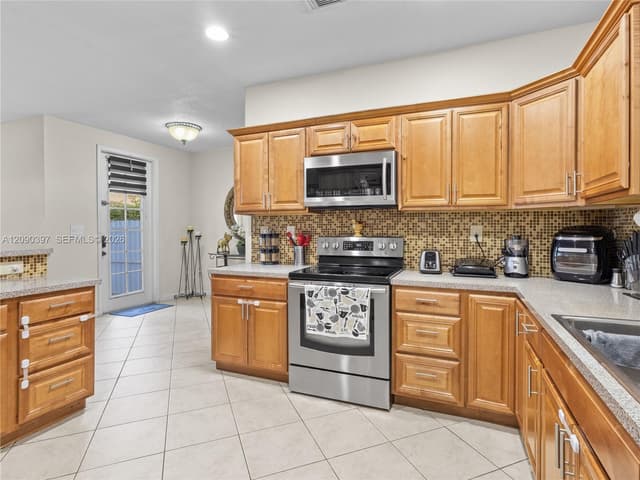 14046 SW 278th St, Homestead FL 33032 - Homestead, FL - Photo 6