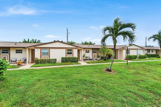 2883 CROSLEY Drive W # F, West Palm Beach FL 33415 - West Palm Beach, FL - Photo 2