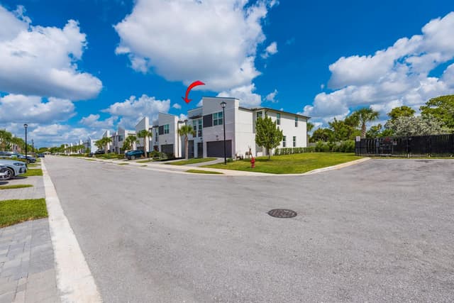 1645 Lindley Street, Mangonia Park FL 33407 - Mangonia Park, FL - Photo 5