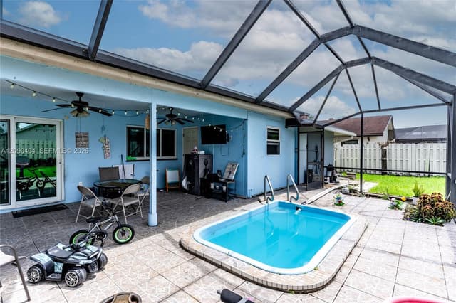 6990 NW 23rd St, Margate FL 33063 - Margate, FL - Photo 3