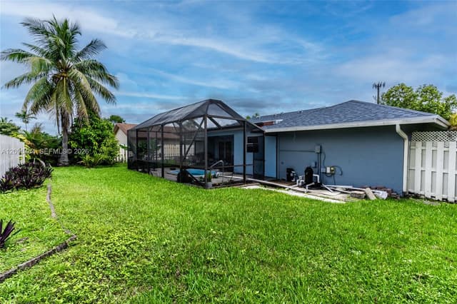 6990 NW 23rd St, Margate FL 33063 - Margate, FL - Photo 5