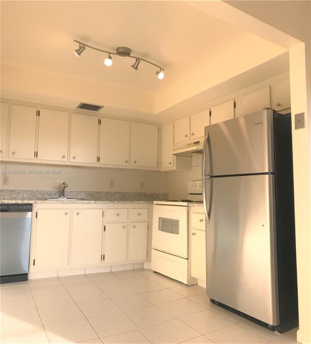 1902 Bermuda Cir # D4, Coconut Creek FL 33066 - Coconut Creek, FL - Photo 6