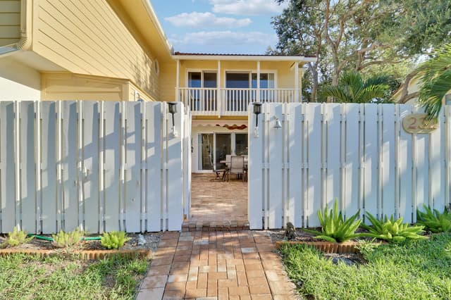 232 Seabreeze Circle, Jupiter FL 33477 - Jupiter, FL - Photo 2