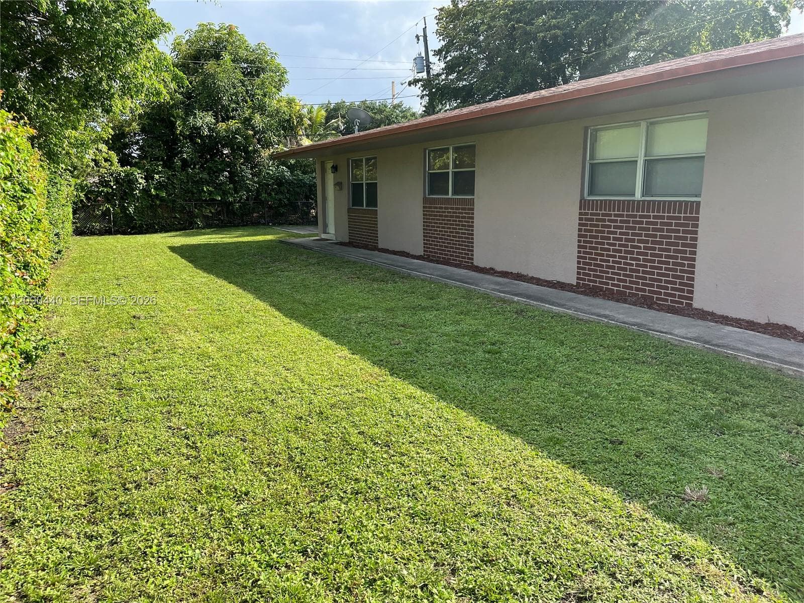 217 SW 10th St, Hallandale Beach FL 33009 - Hallandale Beach, FL - Photo 1