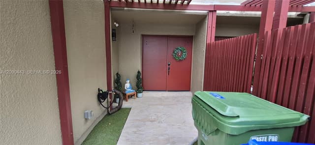 1441 W Fairway Rd, Pembroke Pines FL 33026 - Pembroke Pines, FL - Photo 2