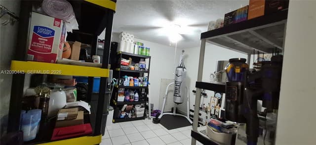 1441 W Fairway Rd, Pembroke Pines FL 33026 - Pembroke Pines, FL - Photo 5