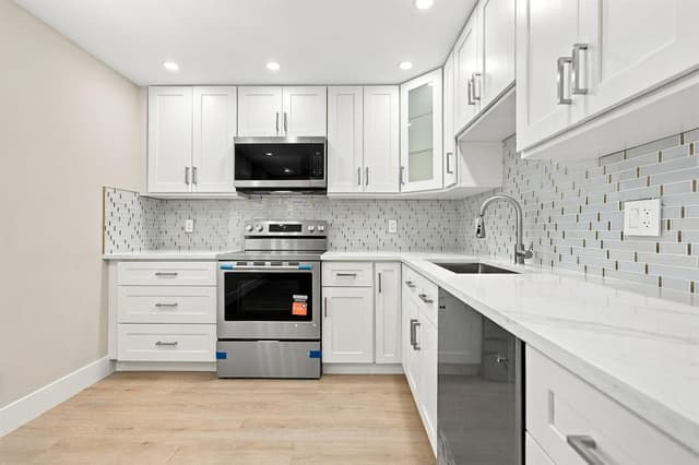 806 CYPRESS GROVE Lane # 303, Pompano Beach FL 33069 - Pompano Beach, FL - Photo 5