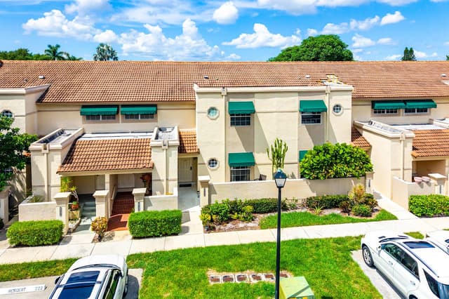 6735 Via Regina, Boca Raton FL 33433 - Boca Raton, FL - Photo 2