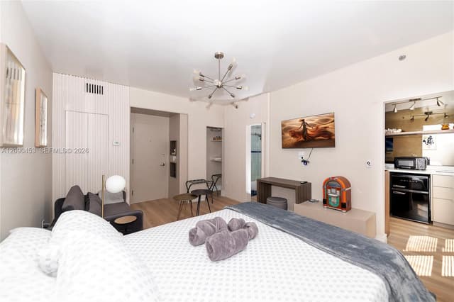 918 Ocean Dr # 206, Miami Beach FL 33139 - Miami Beach, FL - Photo 2