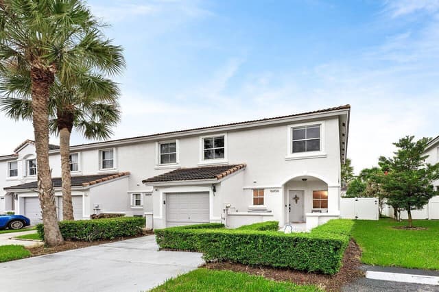 16856 SW 1ST Place, Pembroke Pines FL 33027 - Pembroke Pines, FL - Photo 2