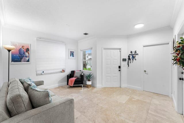 16856 SW 1ST Place, Pembroke Pines FL 33027 - Pembroke Pines, FL - Photo 6
