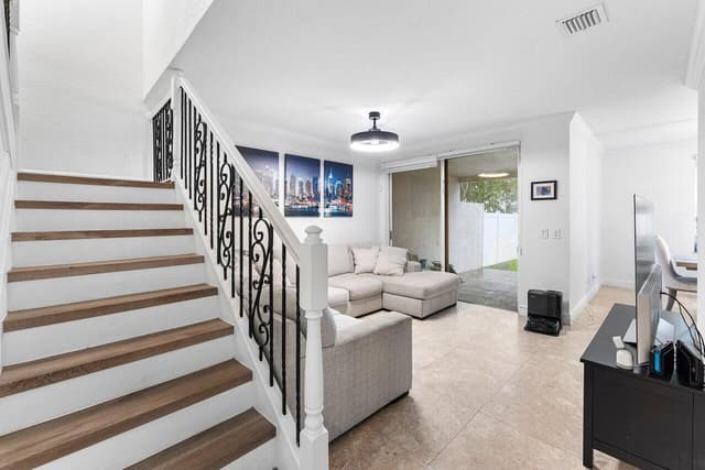 16856 SW 1ST Place, Pembroke Pines FL 33027 - Pembroke Pines, FL - Photo 7