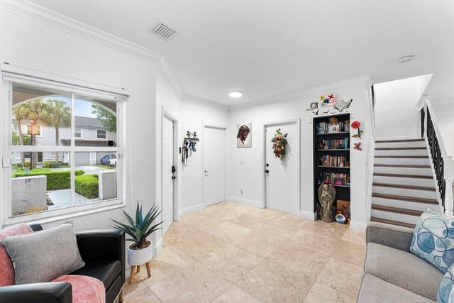 16856 SW 1ST Place, Pembroke Pines FL 33027 - Pembroke Pines, FL - Photo 5