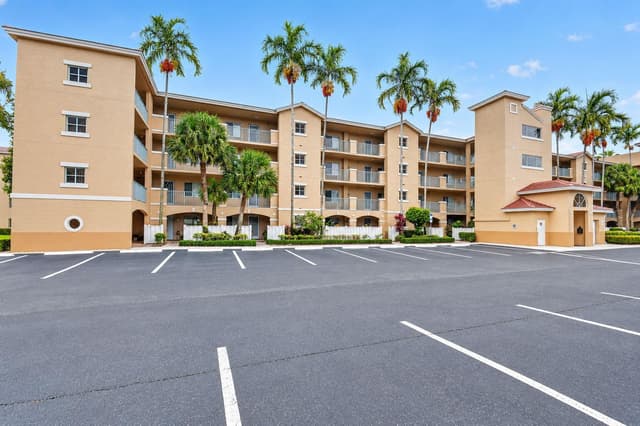12547 Imperial Isle Drive # 303, Boynton Beach FL 33437 - Boynton Beach, FL - Photo 2
