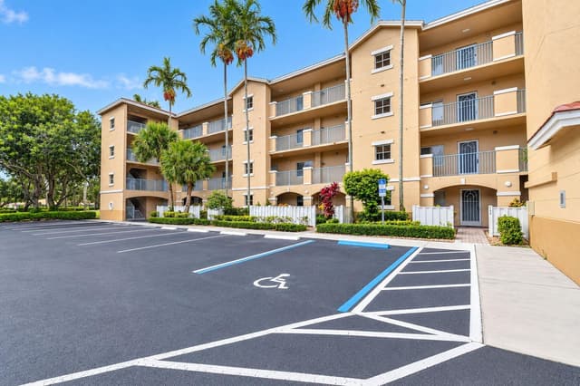 12547 Imperial Isle Drive # 303, Boynton Beach FL 33437 - Boynton Beach, FL - Photo 4