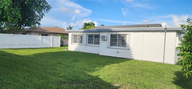 8115 NW 93rd Ave, Tamarac FL 33321 - Tamarac, FL - Photo 2