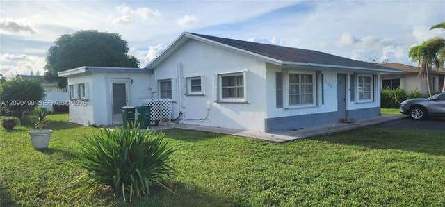 8115 NW 93rd Ave, Tamarac FL 33321 - Tamarac, FL - Photo 6