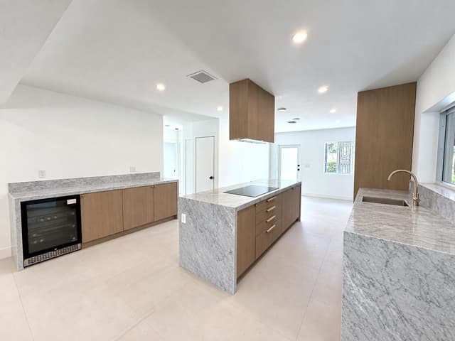 1516 NE 15th Avenue, Fort Lauderdale FL 33304 - Fort Lauderdale, FL - Photo 2