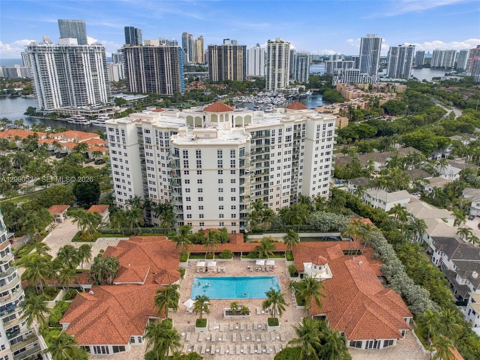 19900 E Country Club Dr # 116, Aventura FL 33180 - Aventura, FL - Photo 1