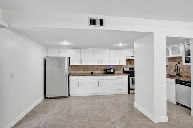 8091 NW 12TH Street # H, Margate FL 33063 - Margate, FL - Photo 4