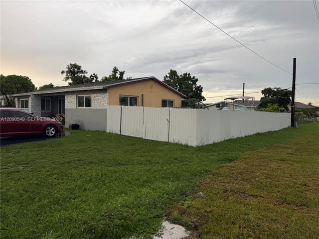 6401 Dewey St, Hollywood FL 33023 - Hollywood, FL - Photo 5