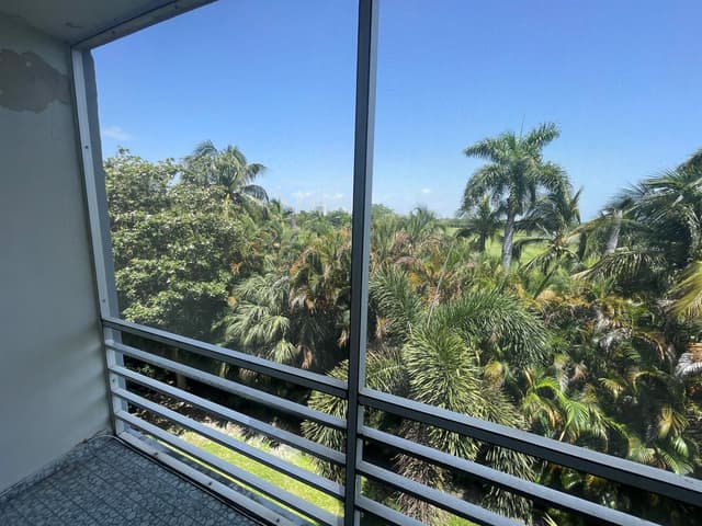 1445 ATLANTIC SHORES Boulevard # 410, Hallandale Beach FL 33009 - Hallandale Beach, FL - Photo 2