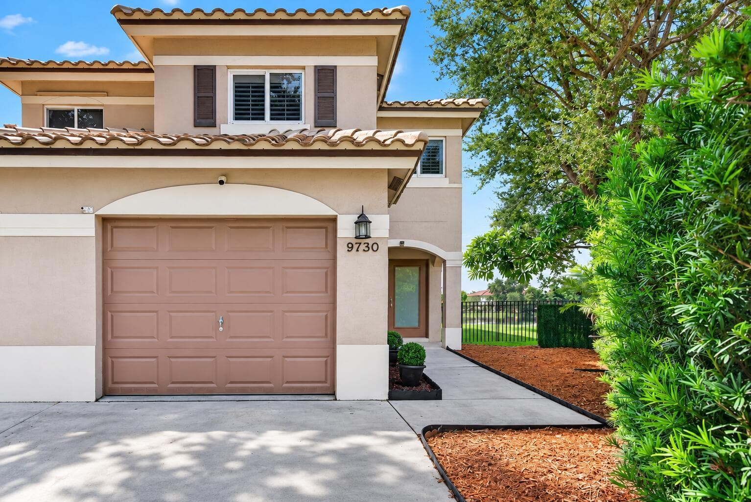9730 NW 23rd Court # 15, Pembroke Pines FL 33024 - Pembroke Pines, FL - Photo 1