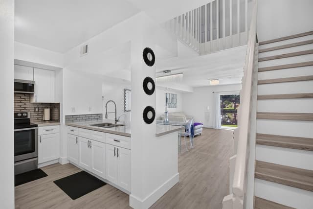 9730 NW 23rd Court # 15, Pembroke Pines FL 33024 - Pembroke Pines, FL - Photo 4