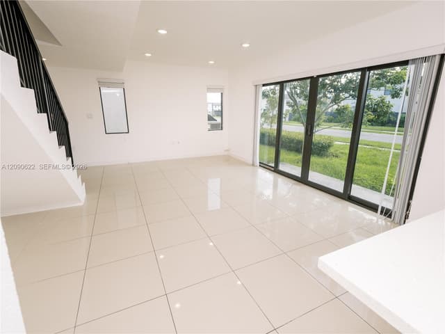 111 NW 12th Ct, Florida City FL 33034 - Florida City, FL - Photo 2
