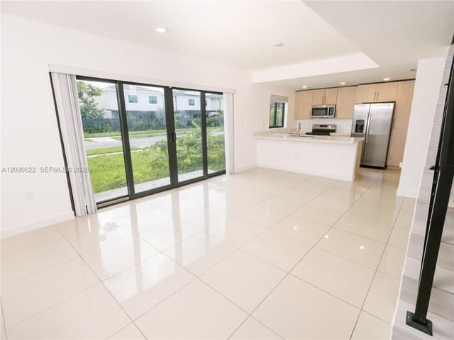 111 NW 12th Ct, Florida City FL 33034 - Florida City, FL - Photo 3
