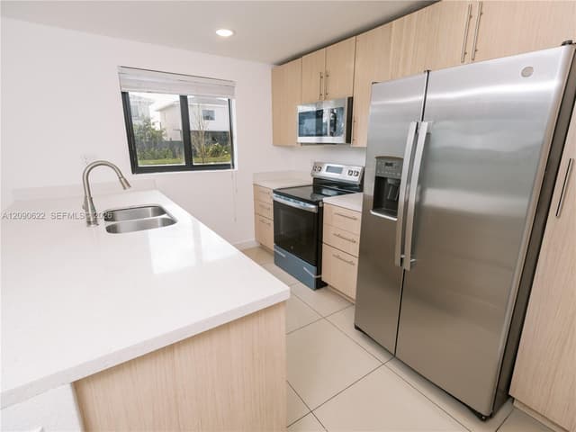 111 NW 12th Ct, Florida City FL 33034 - Florida City, FL - Photo 4