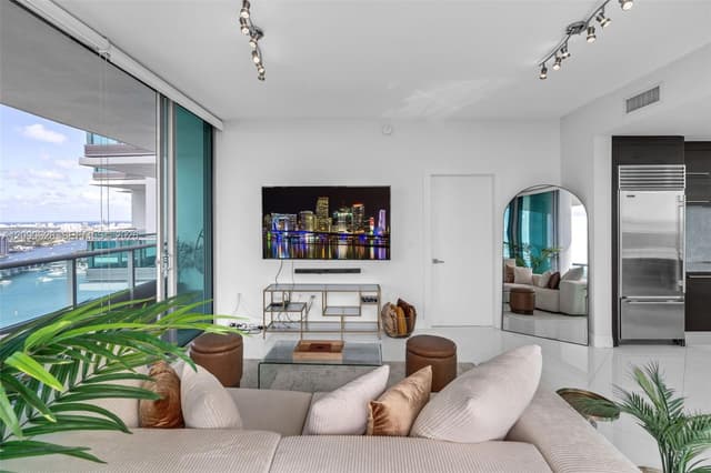 900 Biscayne Blvd # 4412, Miami FL 33132 - Miami, FL - Photo 3